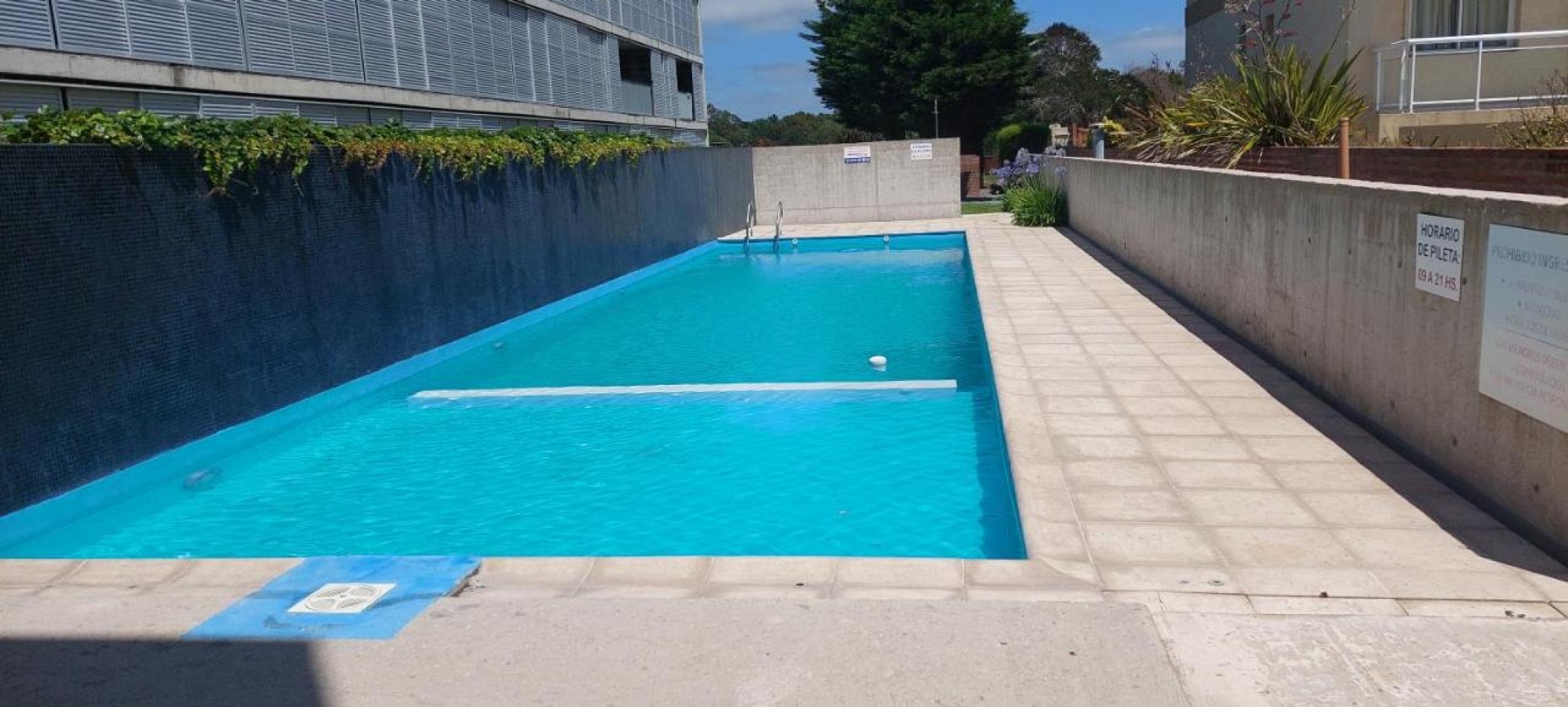 2027 - VALERIA DEL MAR - EN ALQUILER - DEPARTAMENTO PARA 6 CON PILETA