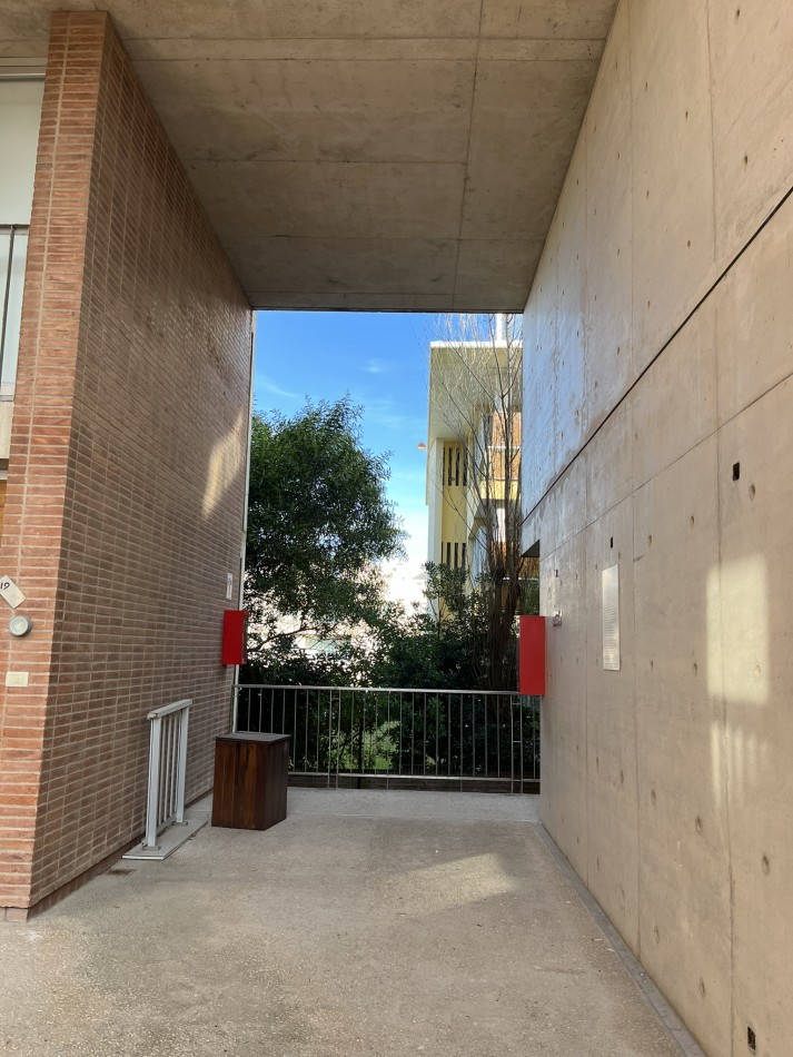 2027 - VALERIA DEL MAR - EN ALQUILER - DEPARTAMENTO PARA 6 CON PILETA