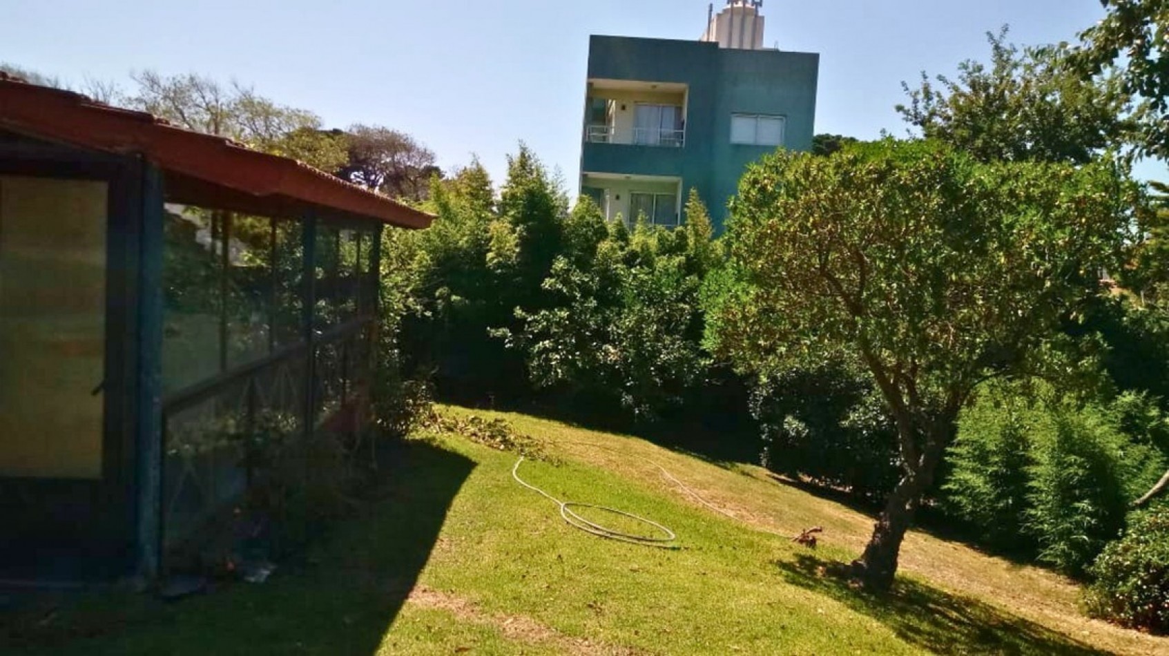 EN VENTA - MAR DE OSTENDE - DOS LOTES MULTIFAMILIARES UNIFICADOS 