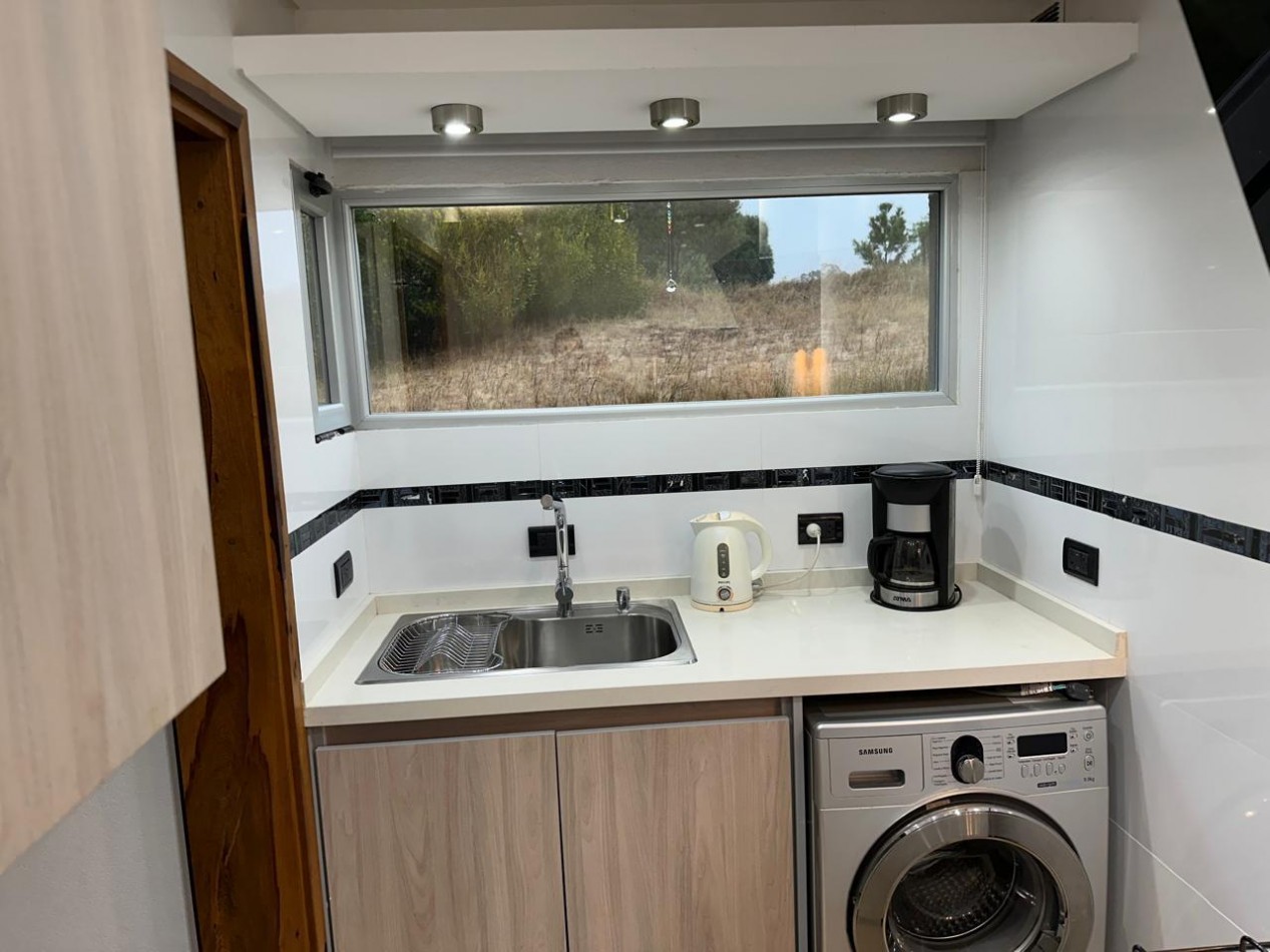 2026 - COSTA ESMERALDA - OPORTUNIDAD - EN VENTA - MODERNA CASA DE HORMIGON 