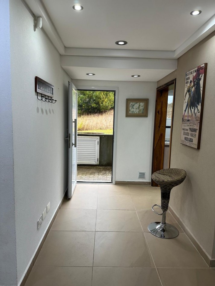 2026 - COSTA ESMERALDA - OPORTUNIDAD - EN VENTA - MODERNA CASA DE HORMIGON 