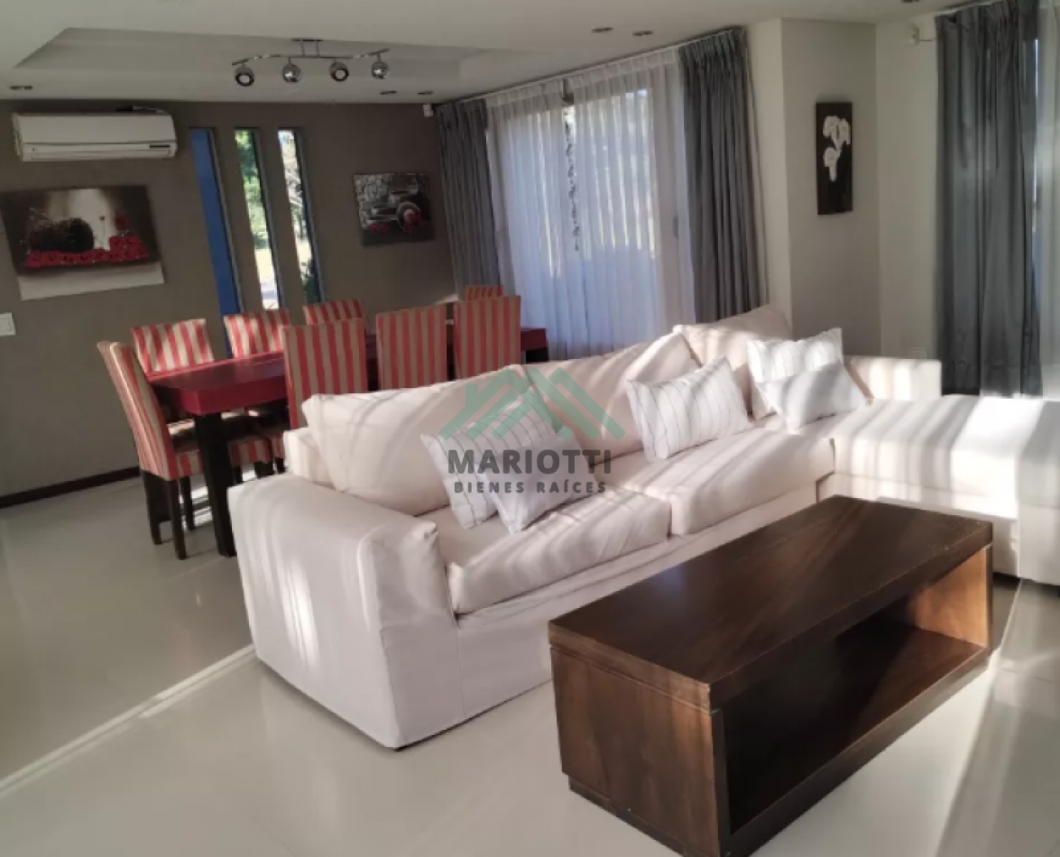 2027 - EN ALQUILER - PINAMAR ZONA NORTE - CASA 4 DORMITORIOS - PILETA