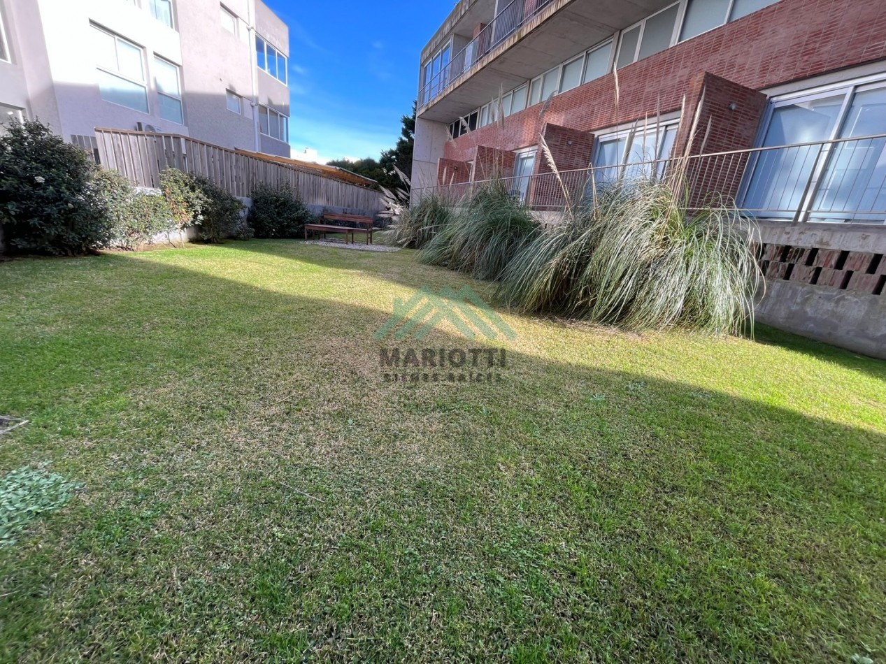 2027 - VALERIA DEL MAR - EN ALQUILER - DEPARTAMENTO PARA 6 CON PILETA