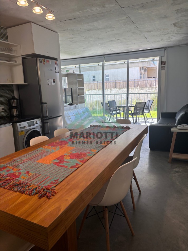 2027 - VALERIA DEL MAR - EN ALQUILER - DEPARTAMENTO PARA 6 CON PILETA