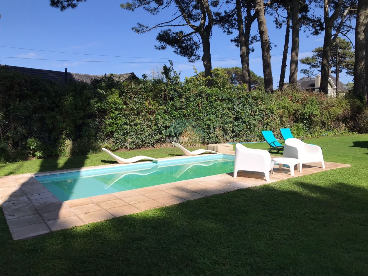 2026 - Pinamar - En Alquiler - Casa Zona Norte Para 6 Personas Con Pileta