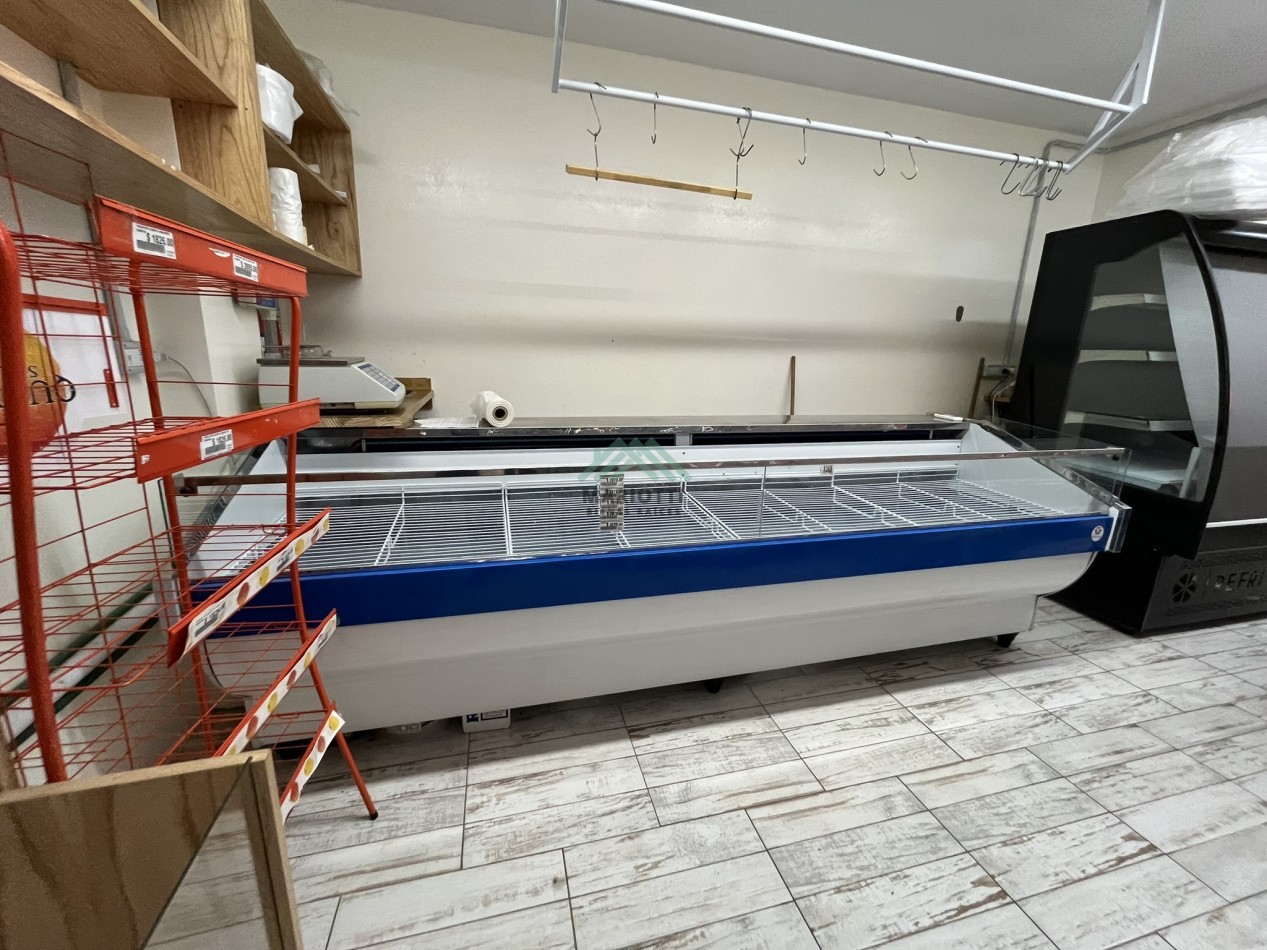 EN VENTA - PINAMAR - MAR DE OSTENDE - LOCAL COMERCIAL A METROS DE LA PLAYA