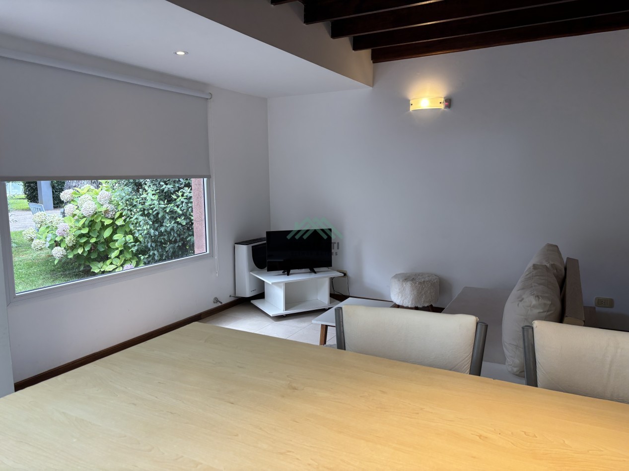 EN ALQUILER ANUAL - OSTENDE - PINAMAR - DUPLEX 3 AMBIENTES EN COMPLEJO CERRADO CON PILETA 