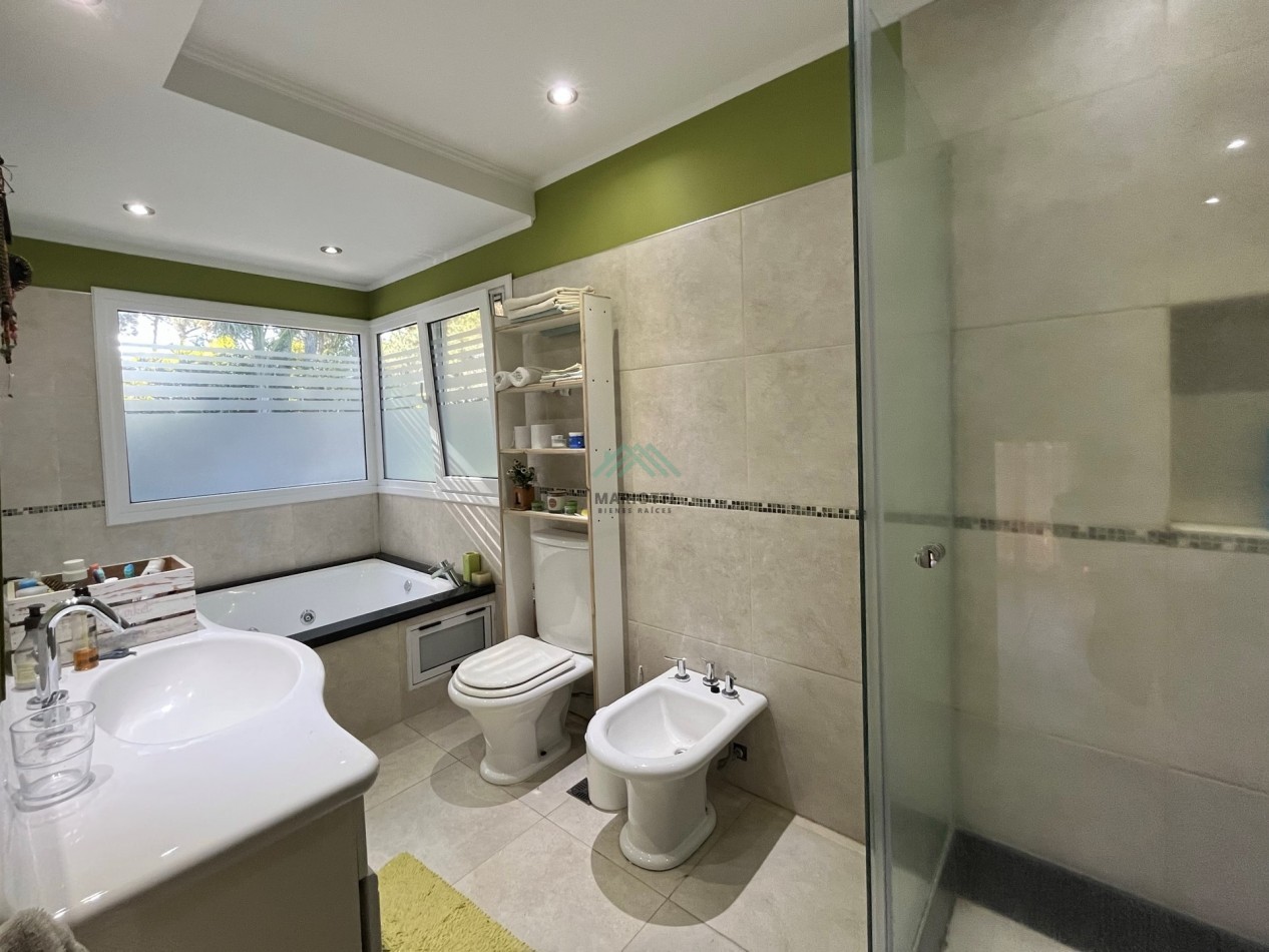 2026 - PINAMAR - EN ALQUILER MODERNA CASA PARA 6 PERSONAS CON PILETA CERCADA