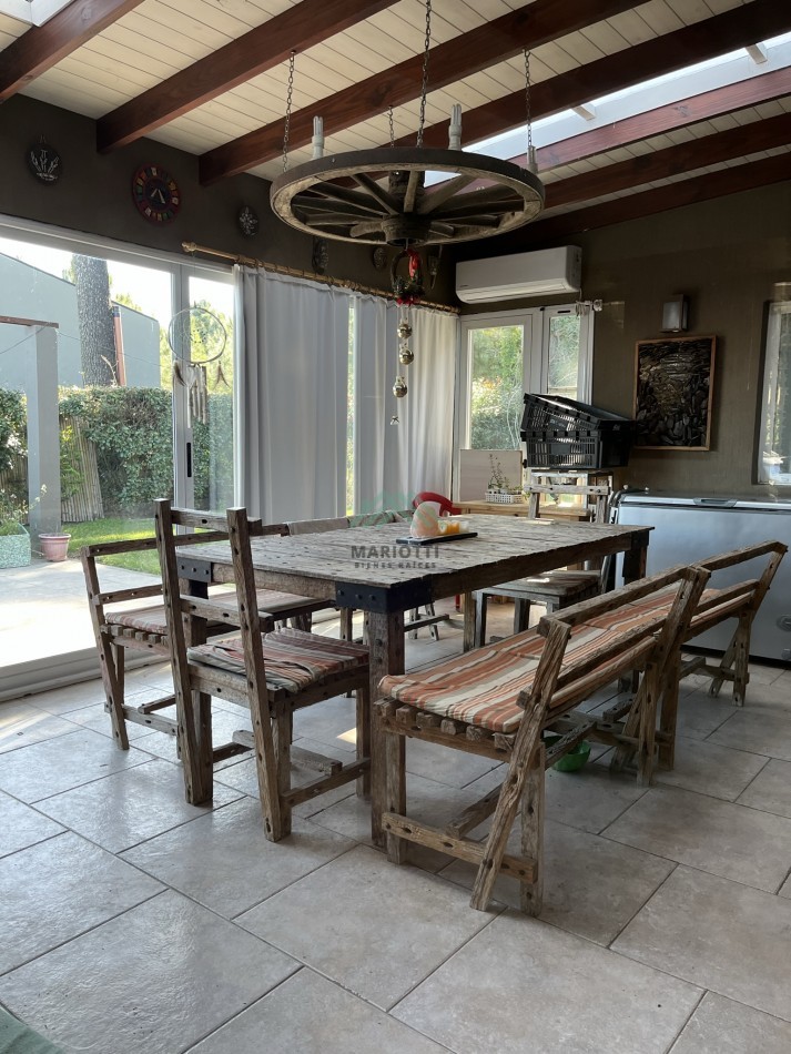 2026 - PINAMAR - EN ALQUILER MODERNA CASA PARA 6 PERSONAS CON PILETA CERCADA