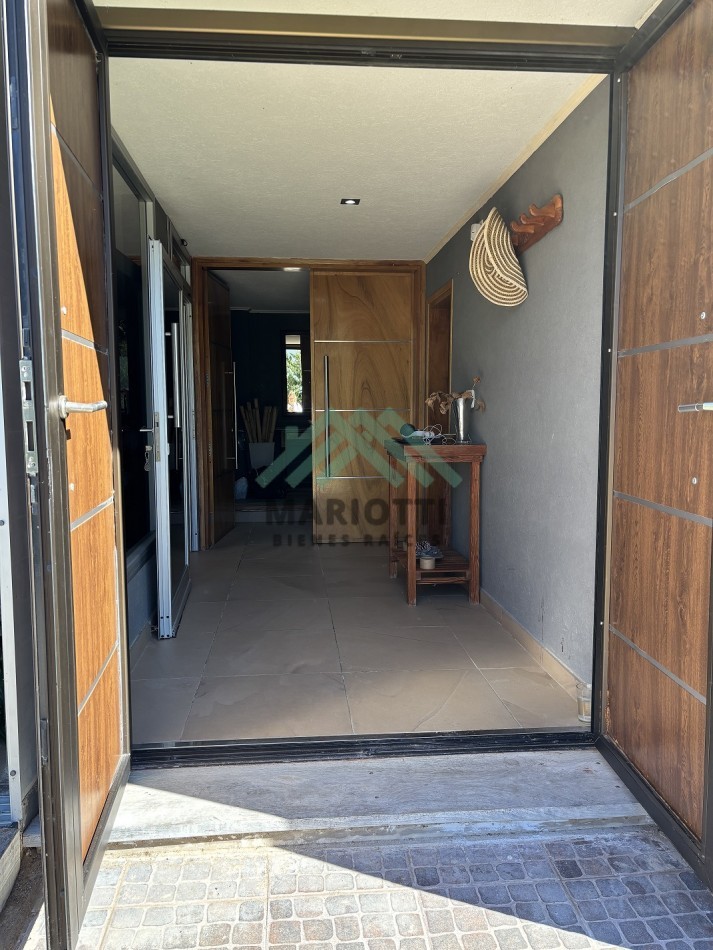 2026 - COSTA ESMERALDA - OPORTUNIDAD - EN VENTA - MODERNA CASA DE HORMIGON 