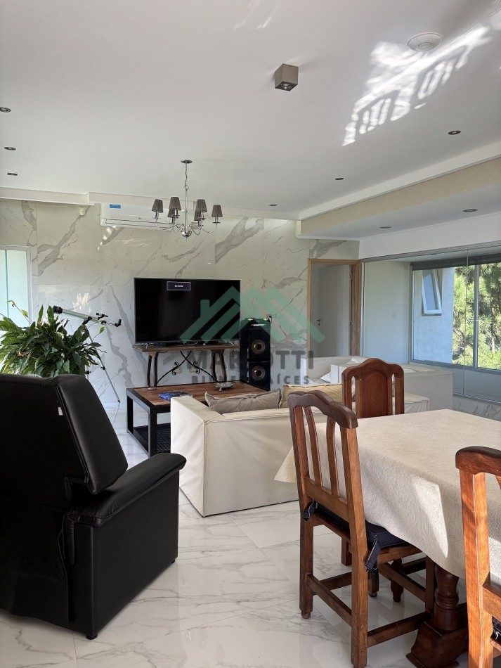 2026 - COSTA ESMERALDA - OPORTUNIDAD - EN VENTA - MODERNA CASA DE HORMIGON 