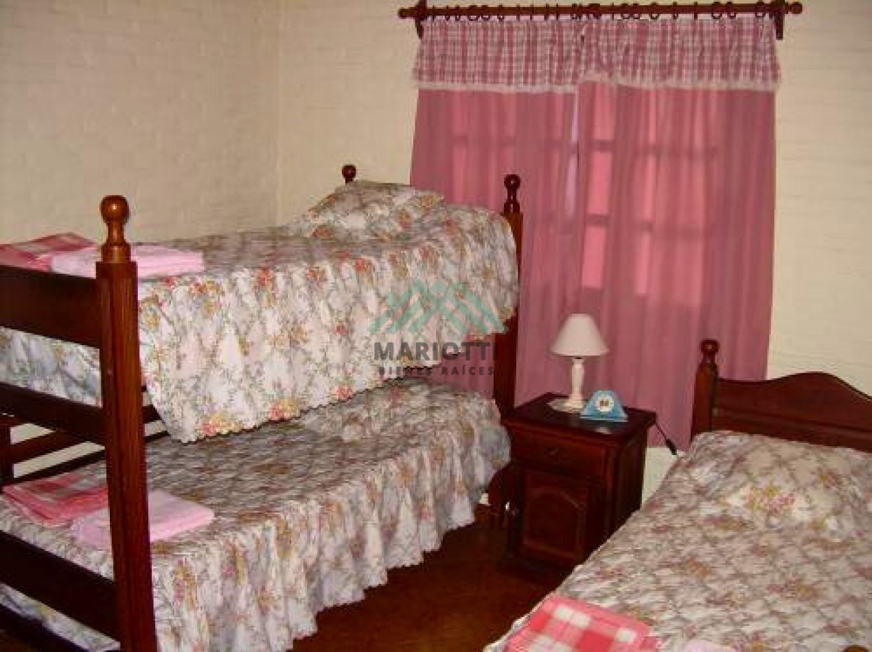 EN VENTA - OSTENDE - CASA Y DEPARTAMENTO EN LOTE MULTIFAMILIAR