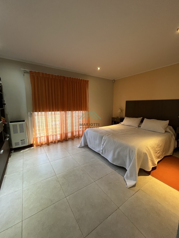2026 - PINAMAR - EN ALQUILER MODERNA CASA PARA 6 PERSONAS CON PILETA CERCADA