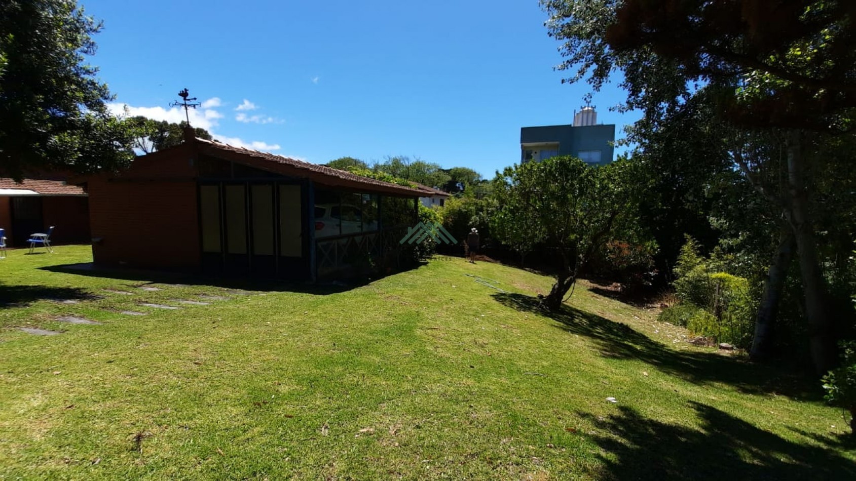 EN VENTA - MAR DE OSTENDE - CASA EN DOS LOTES MULTIFAMILIARES 