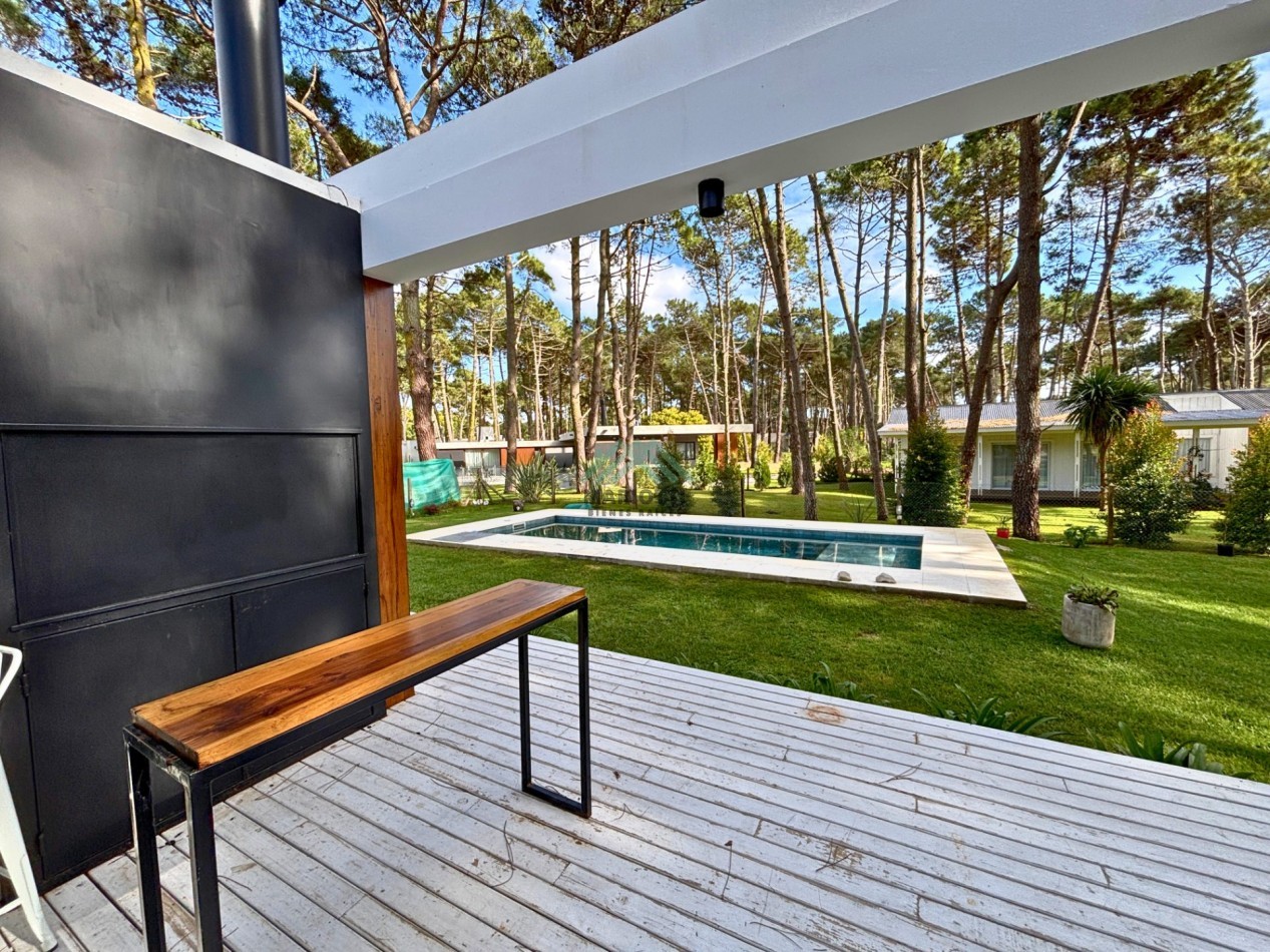 ​2027 EN ALQUILER PINAMAR - CASA ALAMOS PARA 2 PERSONAS CON PILETA