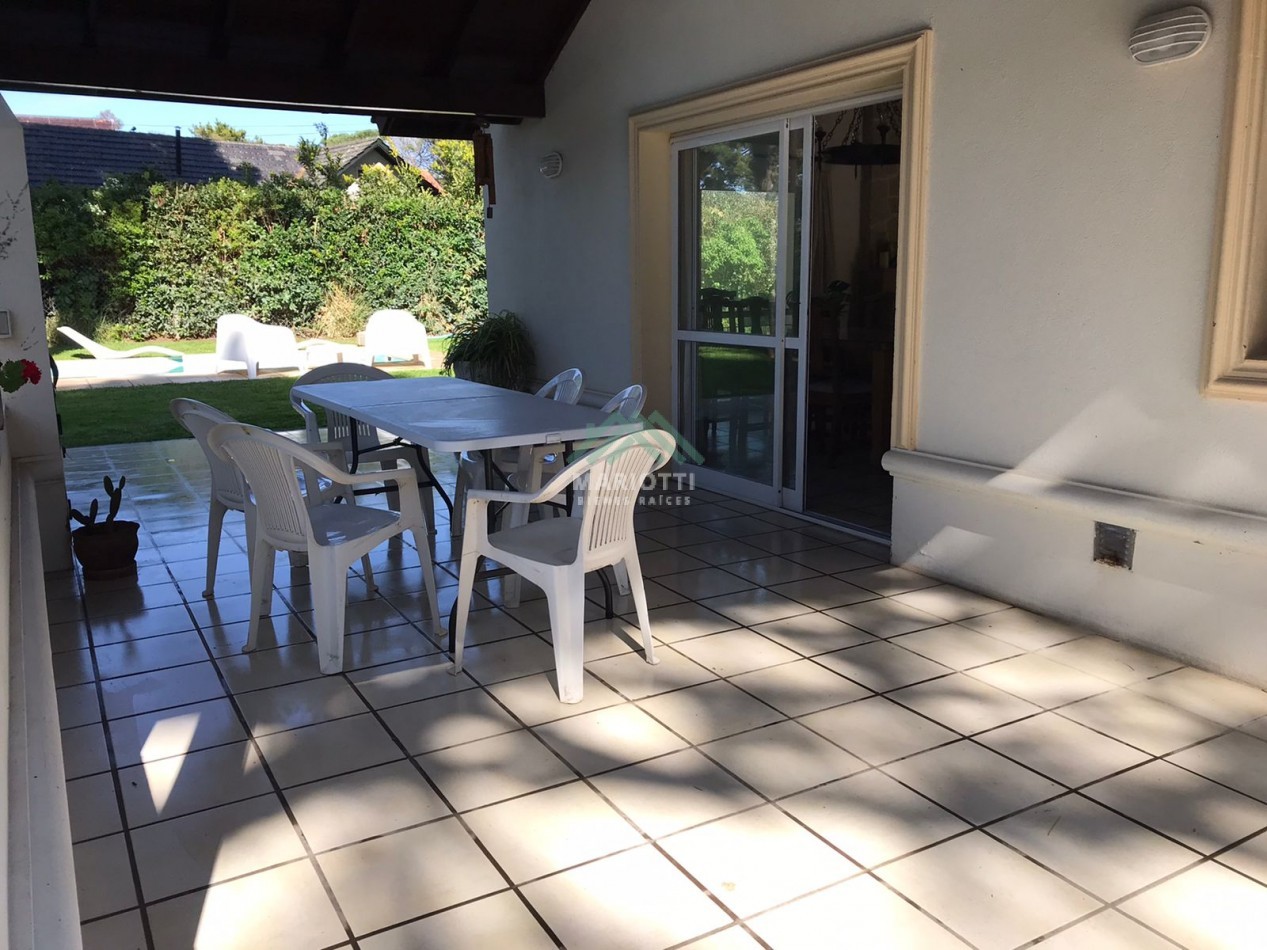 2026 - Pinamar - En Alquiler - Casa Zona Norte Para 6 Personas Con Pileta