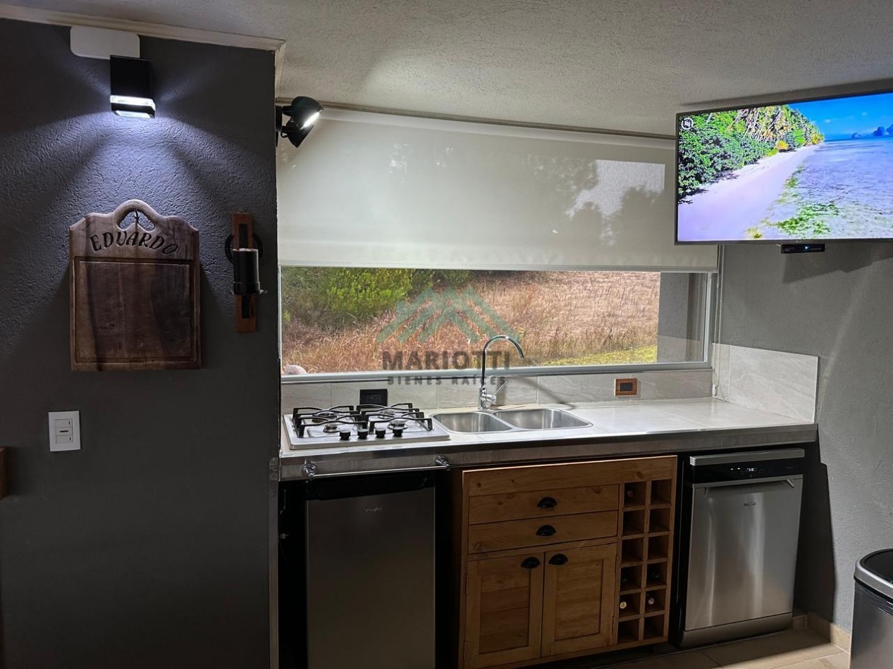 2026 - COSTA ESMERALDA - OPORTUNIDAD - EN VENTA - MODERNA CASA DE HORMIGON 