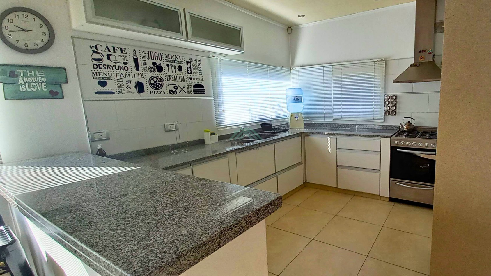 2026 - EN ALQUILER - PINAMAR - OSTENDE - MODERNA CASA 3 DORM 3 BAÑOS Y QUINCHO