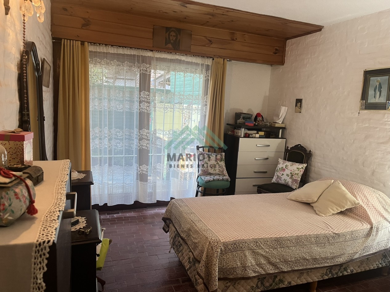 PINAMAR - CENTRO - EN VENTA 3 AMB CON COCINA SEPARADA Y PATIO DESCUBIERTO