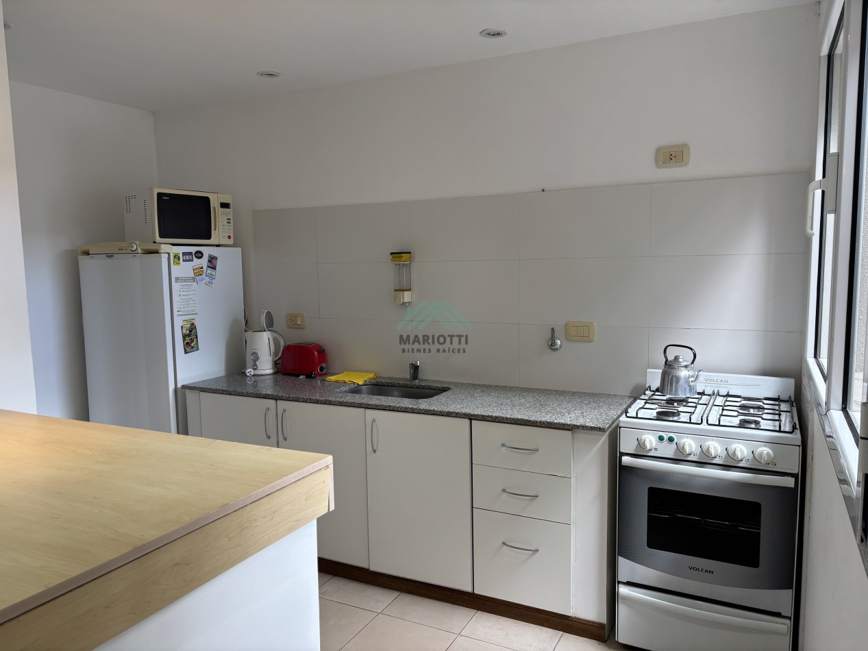 EN ALQUILER ANUAL - OSTENDE - PINAMAR - DUPLEX 3 AMBIENTES EN COMPLEJO CERRADO CON PILETA 
