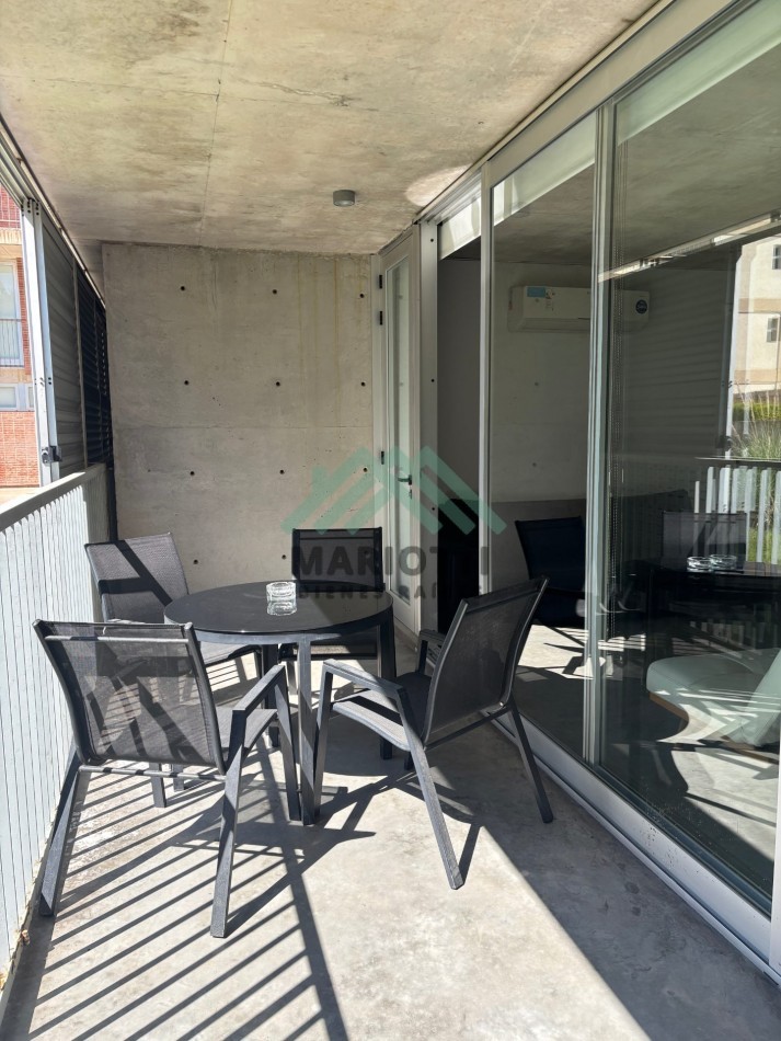 2027 - VALERIA DEL MAR - EN ALQUILER - DEPARTAMENTO PARA 6 CON PILETA