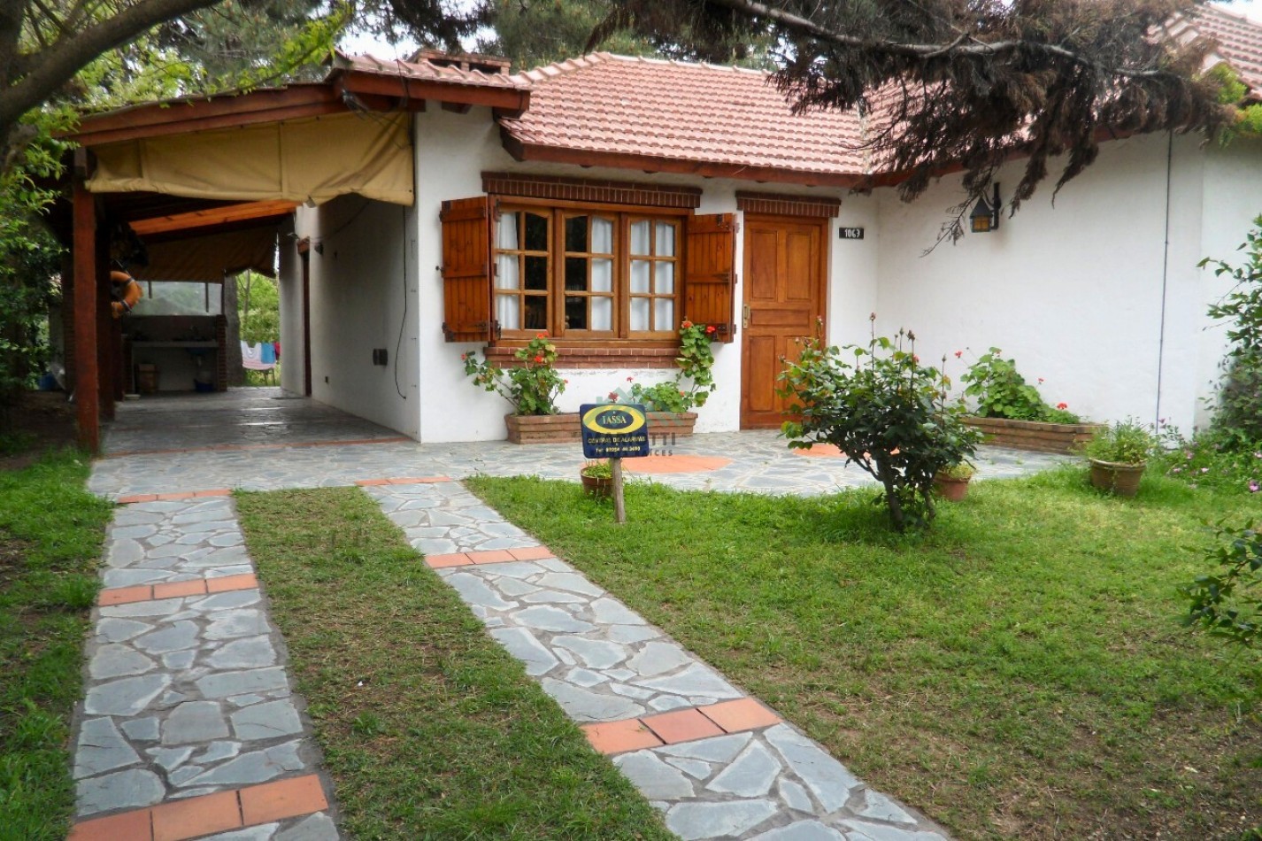 EN VENTA - OSTENDE - OPORTUNIDAD - CASA 3 DORMITORIOS 2 BAÑOS CON DEPARTAMENTO INDENPENDIENTE