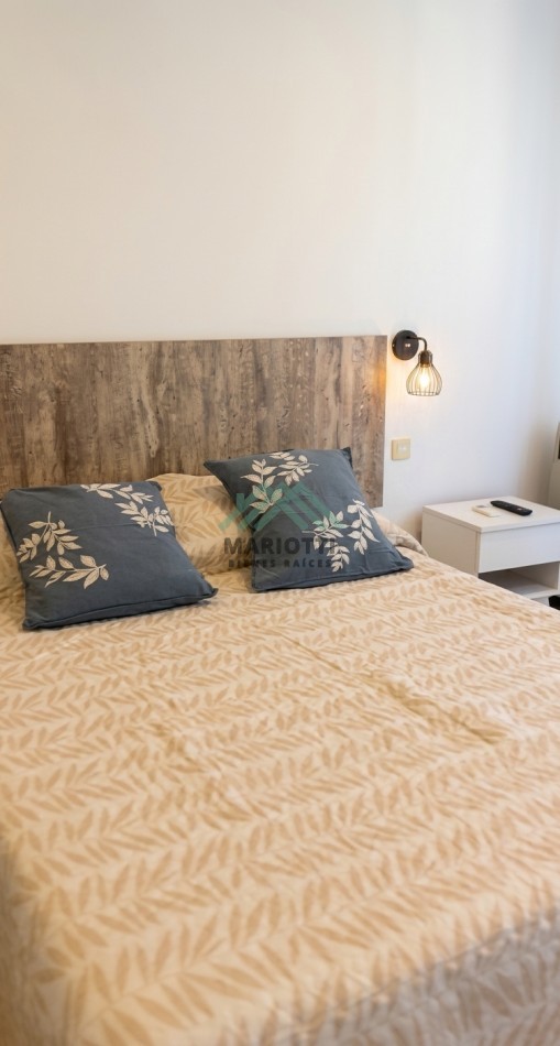 2027 - EN ALQUILER - PINAMAR - OSTENDE - MODERNA CASA EN PH 3 DORM BAÑOS 2 