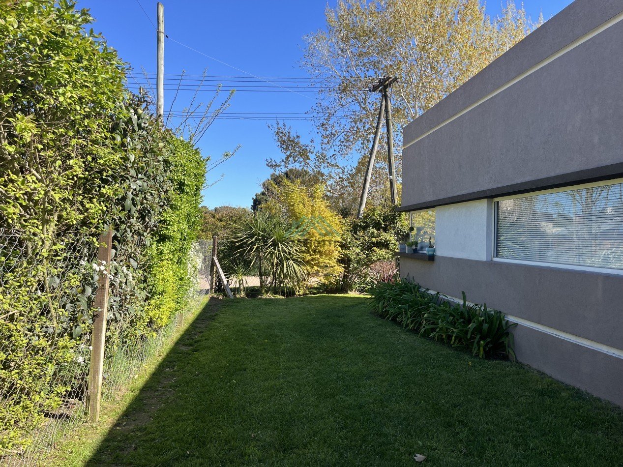 2026 - EN ALQUILER - PINAMAR - OSTENDE - MODERNA CASA 3 DORM 3 BAÑOS Y QUINCHO
