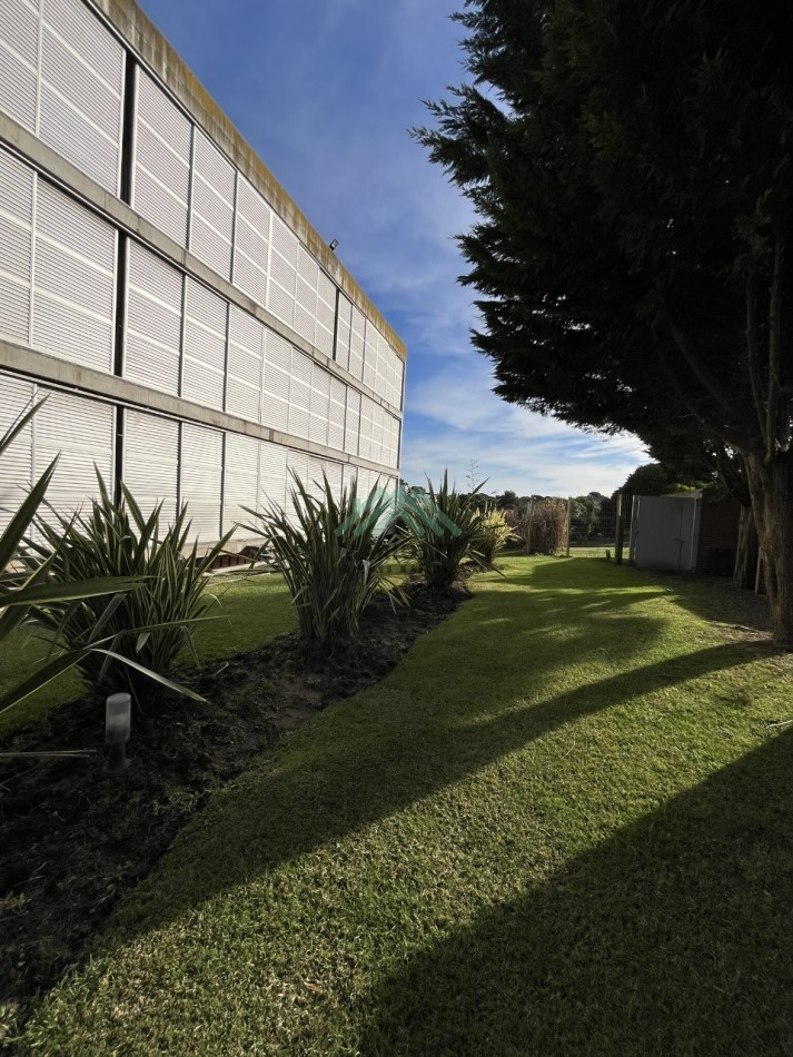 EN VENTA - VALERIA DEL MAR - MODERNO DEPARTAMENTO P/4 A 6 PAX