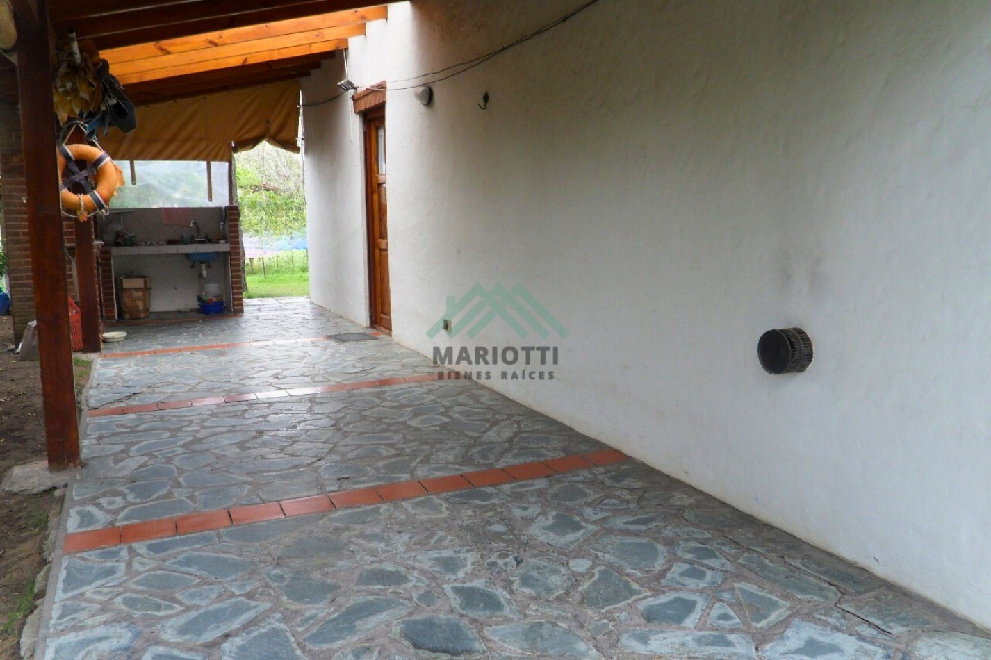 EN VENTA - OSTENDE - CASA Y DEPARTAMENTO EN LOTE MULTIFAMILIAR