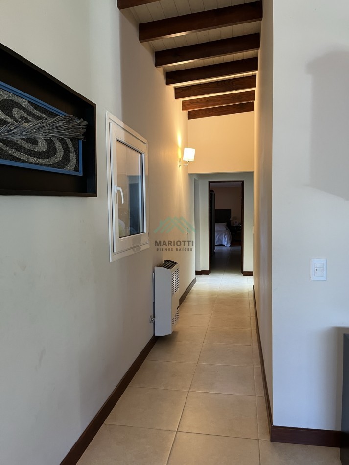 2026 - PINAMAR - EN ALQUILER MODERNA CASA PARA 6 PERSONAS CON PILETA CERCADA