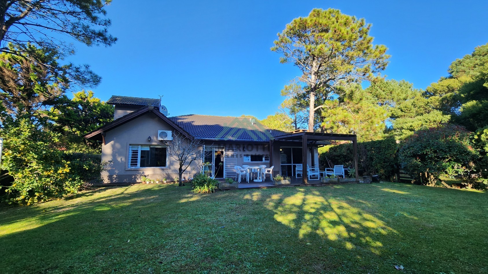 EN VENTA - PINAMAR - B5 - CASA 4 DORMITORIOS