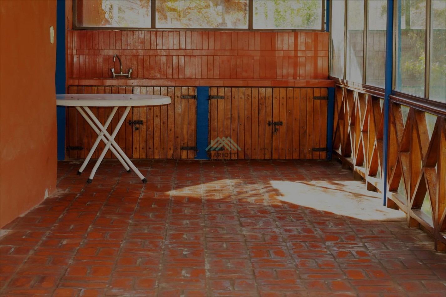 EN VENTA - MAR DE OSTENDE - CASA EN DOS LOTES MULTIFAMILIARES 