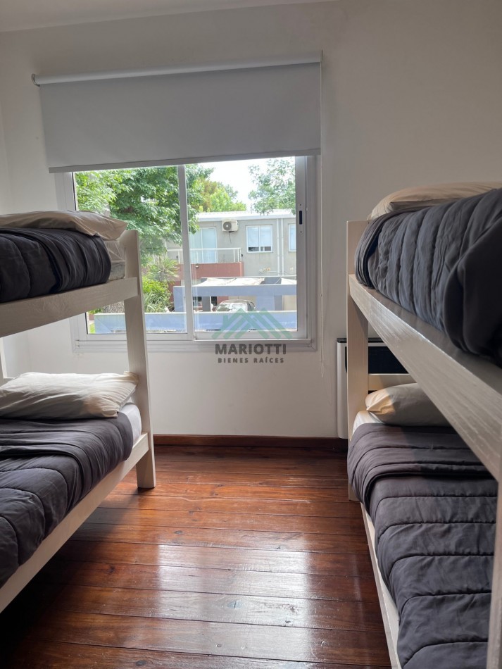 EN ALQUILER ANUAL - OSTENDE - PINAMAR - DUPLEX 3 AMBIENTES EN COMPLEJO CERRADO CON PILETA 