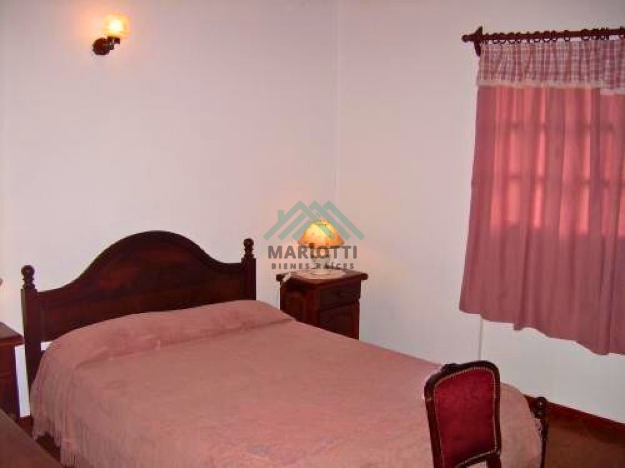 EN VENTA - OSTENDE - CASA Y DEPARTAMENTO EN LOTE MULTIFAMILIAR