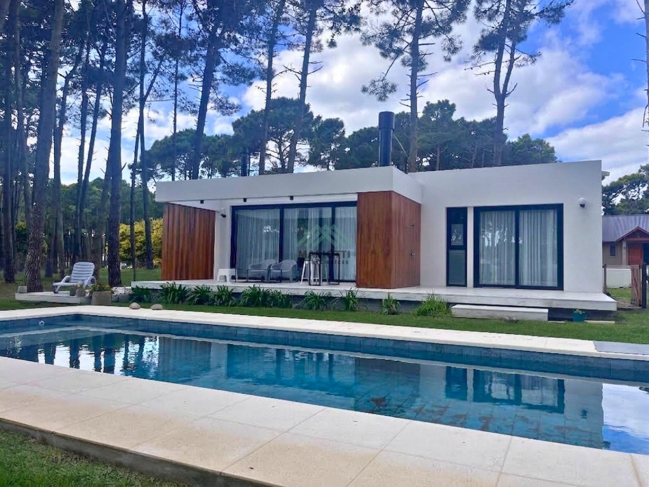 ​2027 EN ALQUILER PINAMAR - CASA ALAMOS PARA 2 PERSONAS CON PILETA