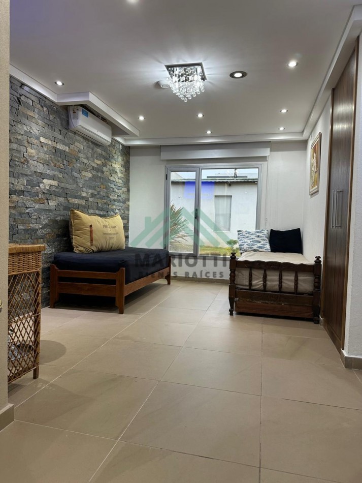 2026 - COSTA ESMERALDA - OPORTUNIDAD - EN VENTA - MODERNA CASA DE HORMIGON 