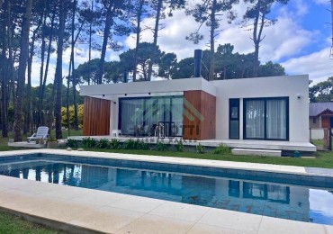 ​2027 EN ALQUILER PINAMAR - CASA ALAMOS PARA 2 PERSONAS CON PILETA